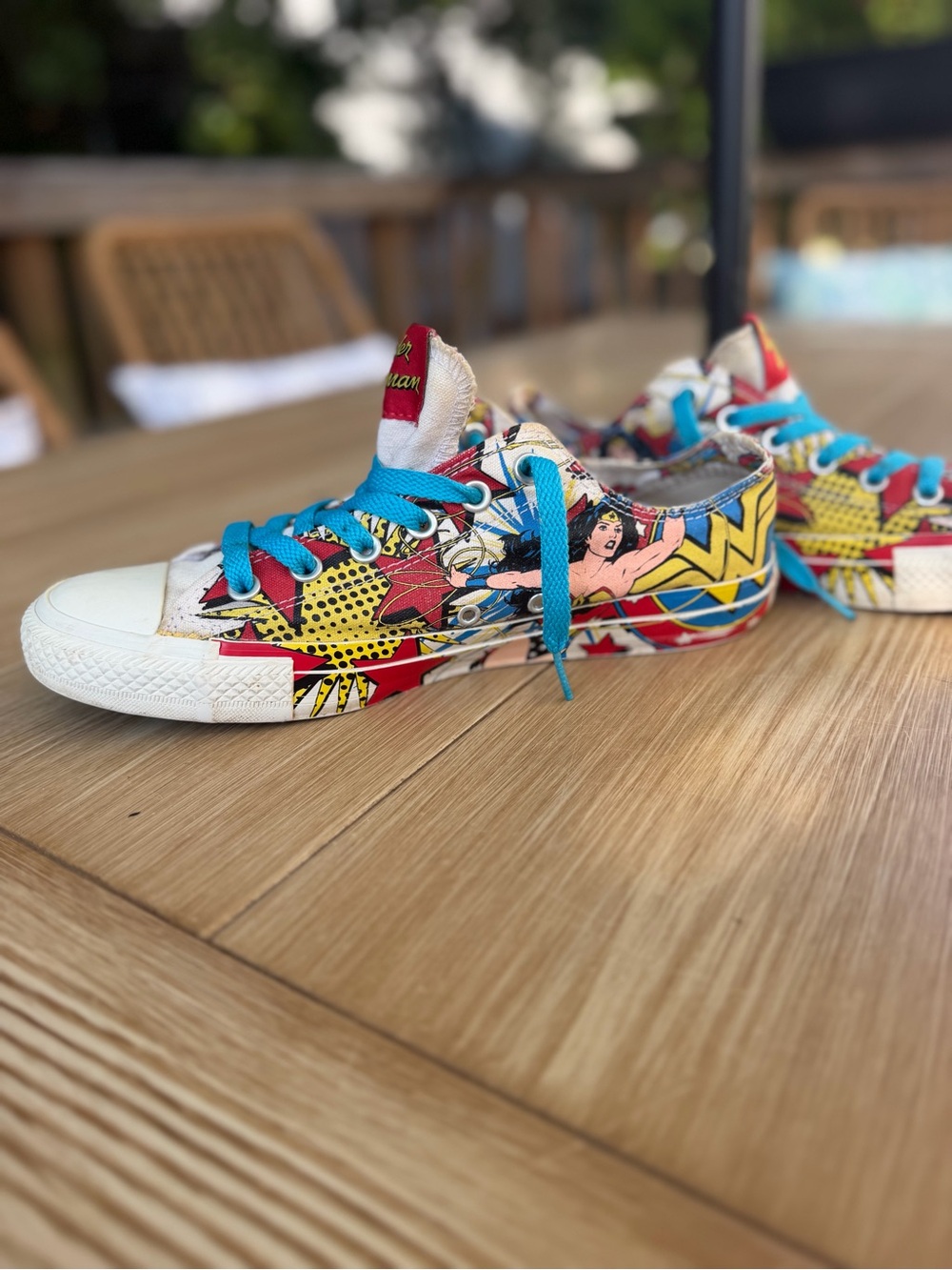 Converse X DC Comic Collab Winder Woman Low Top - Picture 2 of 6